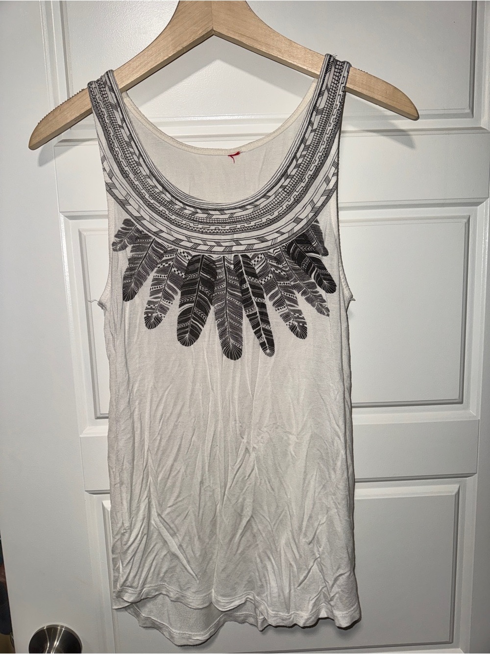White Graphic Feather Neckline Scoop Neck Tank Top